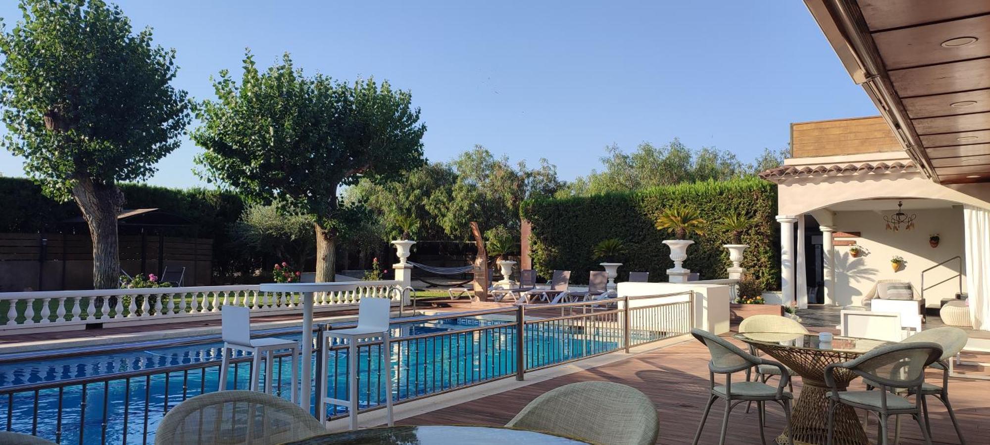 Hotel & Restaurant Figueres Parc Els Hostalets  ภายนอก รูปภาพ