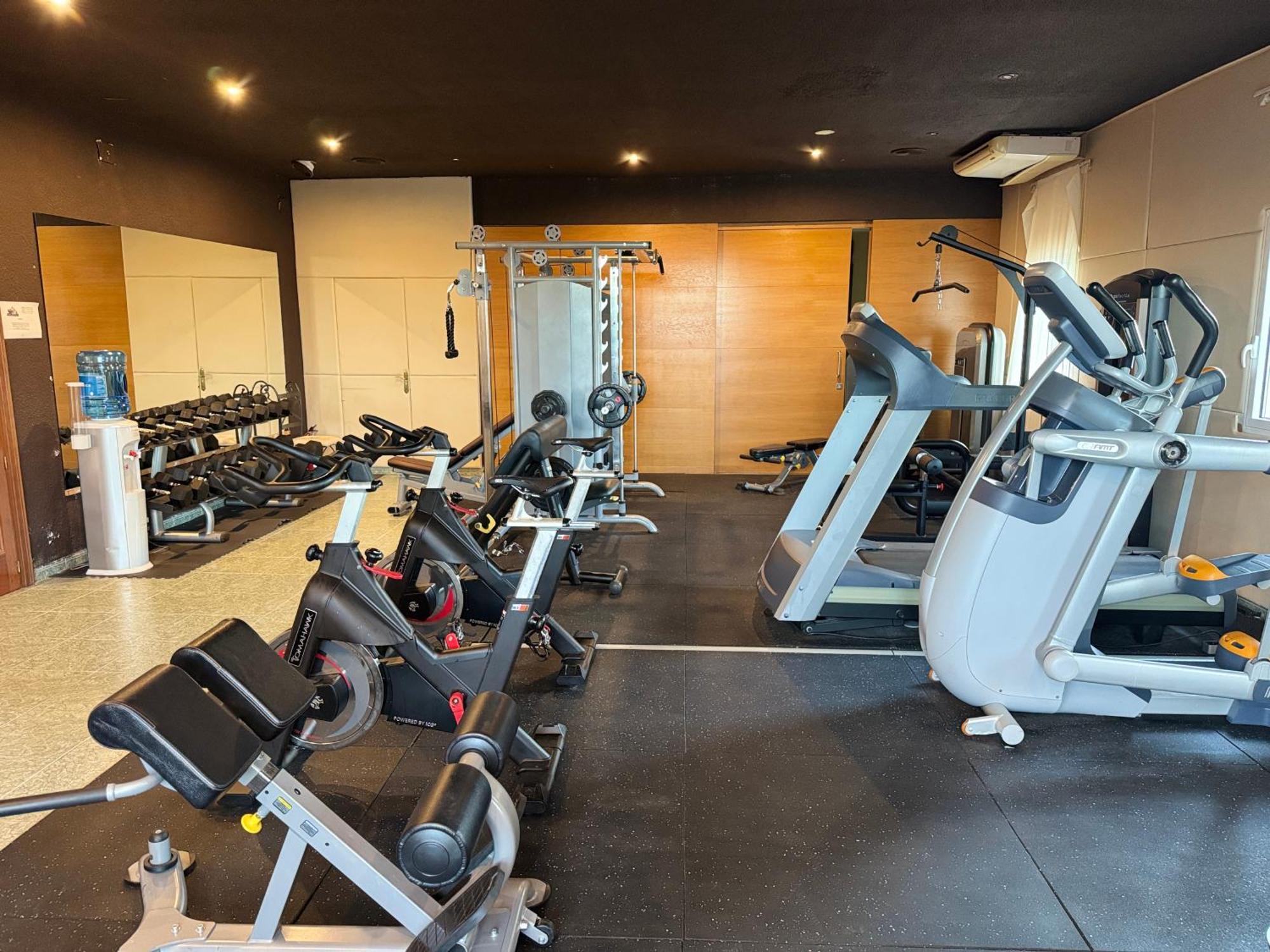 Hotel & Restaurant Figueres Parc Els Hostalets  ภายนอก รูปภาพ