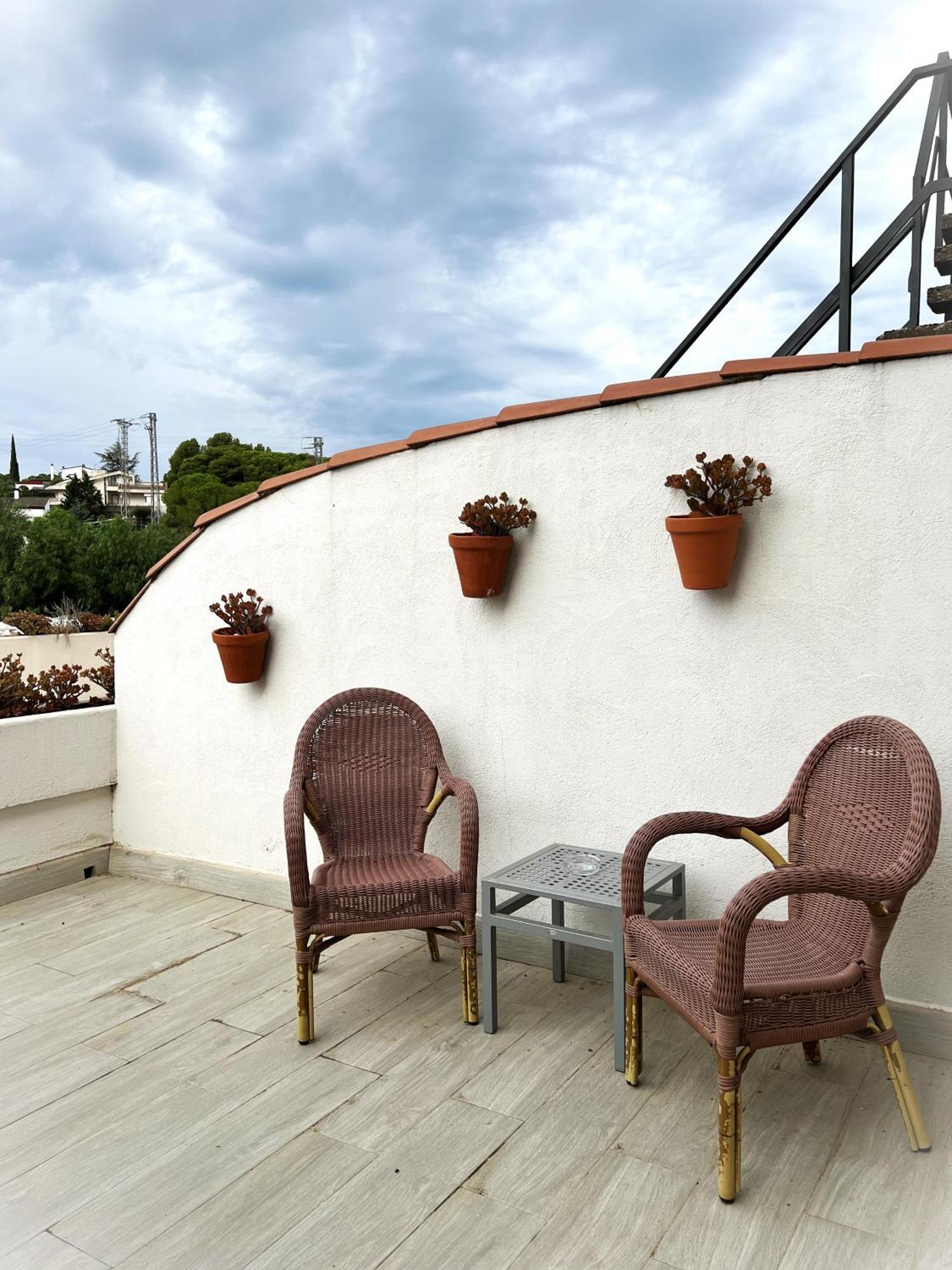 Hotel & Restaurant Figueres Parc Els Hostalets  ภายนอก รูปภาพ